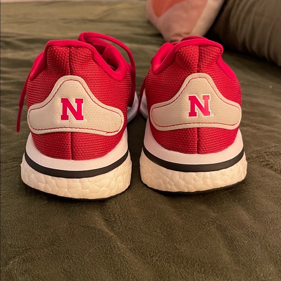 Adidas Women's Bold Red Sneakers - Picture 5 of 6